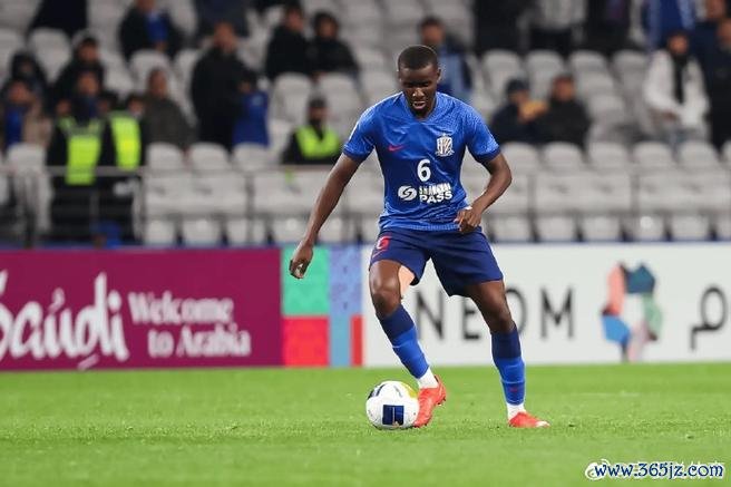 路易斯阿马杜沪语献唱庆申花胜利 铁血之师